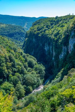 Georgia 'daki Okatse Kanyonu' nda yaz günü.