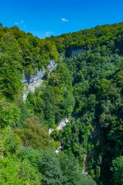 Georgia 'daki Okatse Kanyonu' nda yaz günü.