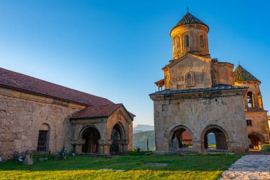 Gürcistan 'daki Gelati manastırında gün batımı