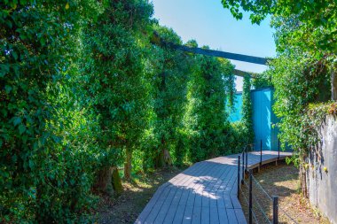 Gürcistan 'ın Adjara bölgesindeki Petra kalesinde yaz günü