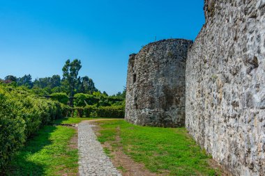 Gürcistan 'ın Adjara bölgesindeki Petra kalesinde yaz günü