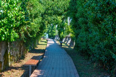 Gürcistan 'ın Adjara bölgesindeki Petra kalesinde yaz günü