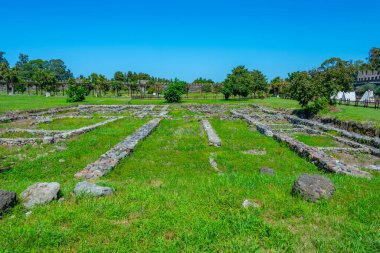 Gürcistan 'ın Adjara bölgesindeki Gonio kalesinde yaz günü.