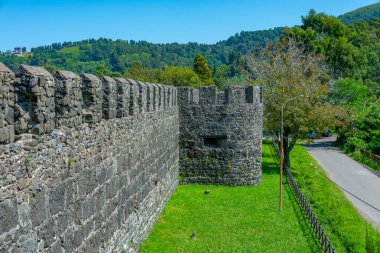 Gürcistan 'ın Adjara bölgesindeki Gonio kalesinde yaz günü.