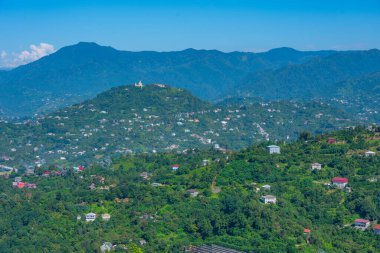 Gürcistan 'daki Motsameta manastırının gün batımı manzarası