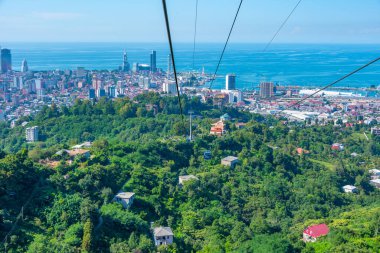 Argo teleferiği Batumi, Georgia şehir merkezine gidiyor.