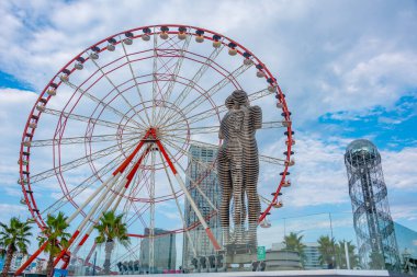 Batum, Gürcistan 'da Ali & Nino Heykeli