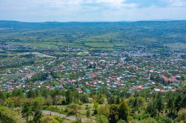 Georgia 'daki Sachkhere köyünün Panorama manzarası