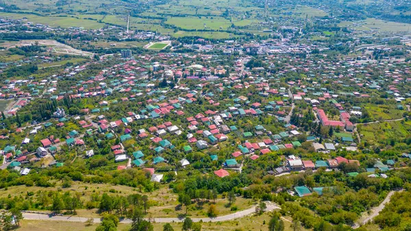 Georgia 'daki Sachkhere köyünün Panorama manzarası