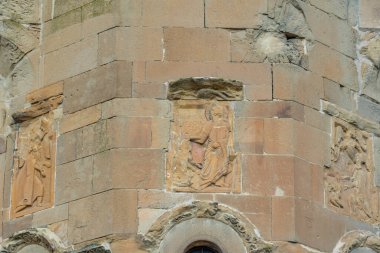 Jvari Manastırı Gürcistan 'da güneşli bir günde