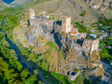 Gürcistan 'daki Khertvisi Kalesinde yaz günü