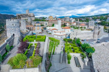 Gürcistan 'daki Akhaltsikhe (Rabati) Kalesi' nin avlusu