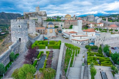 Gürcistan 'daki Akhaltsikhe (Rabati) Kalesi' nin avlusu