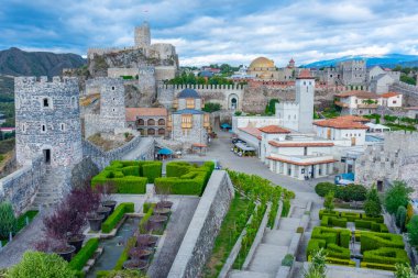 Gürcistan 'daki Akhaltsikhe (Rabati) Kalesi' nin avlusu