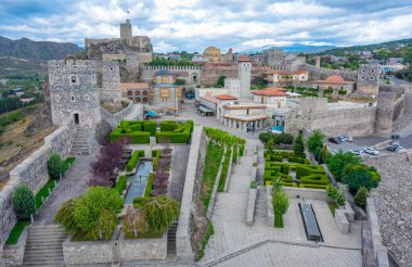 Gürcistan 'daki Akhaltsikhe (Rabati) Kalesi' nin avlusu