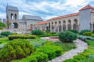 Gürcistan 'daki Akhaltsikhe Kalesi' nde bahçe.