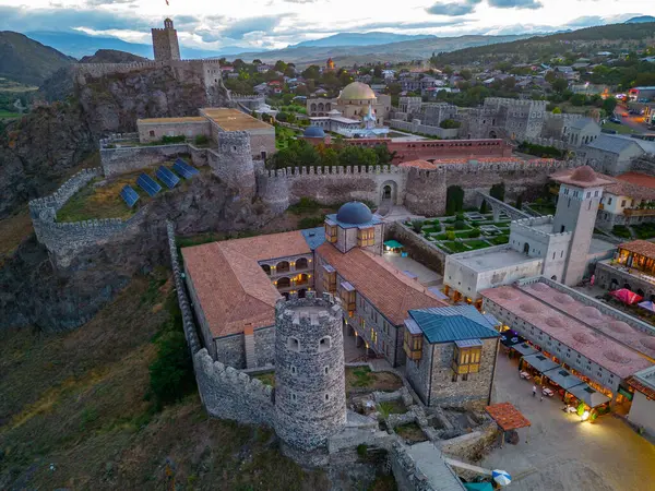 Gürcistan 'daki Akhaltsikhe (Rabati) Kalesi manzarası