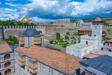 Gürcistan 'daki Akhaltsikhe (Rabati) Kalesi' nin avlusu