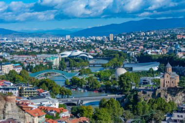 Gürcistan 'da Tiflis şehir merkezinin panorama manzarası