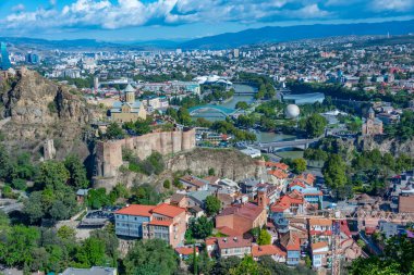 Gürcistan 'da Tiflis şehir merkezine bakan Narikala Kalesi