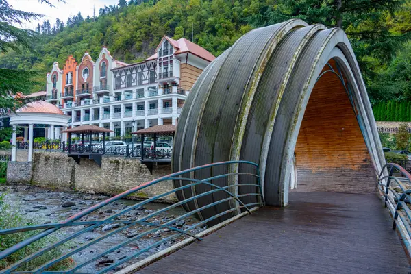 Gürcü kaplıca kasabası Borjomi 'deki lüks oteller