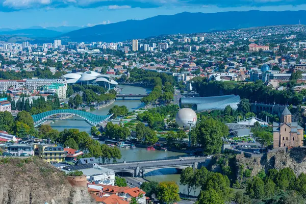 Gürcistan 'da Tiflis şehir merkezinin panorama manzarası
