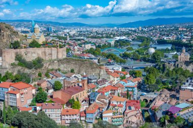Gürcistan 'da Tiflis şehir merkezine bakan Narikala Kalesi