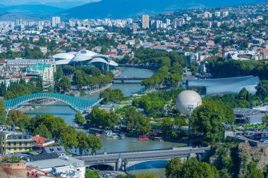Gürcistan 'da Tiflis şehir merkezinin panorama manzarası