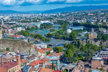 Gürcistan 'da Tiflis şehir merkezinin panorama manzarası