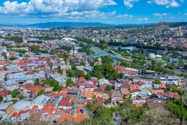 Gürcistan 'da Tiflis şehir merkezinin panorama manzarası