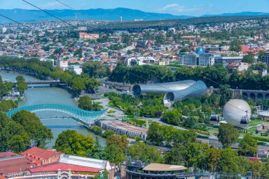 Gürcistan 'da Tiflis şehir merkezinin panorama manzarası