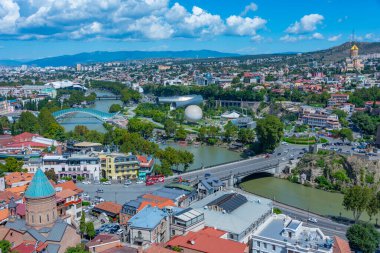 Gürcistan 'da Tiflis şehir merkezinin panorama manzarası