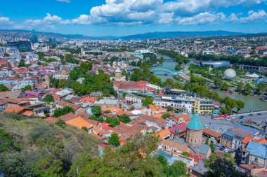 Gürcistan 'da Tiflis şehir merkezinin panorama manzarası