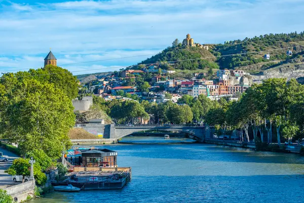 Tiflis, Gürcistan 'a bakan Şekil Değiştirme Tabor Manastırı