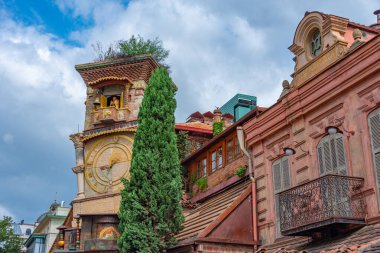 Gürcistan 'ın başkenti Tiflis' teki ünlü saat kulesi
