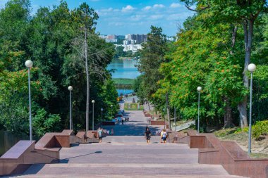 Moldova 'nın Chisinau kentindeki Valea Morilor parkında merdiven