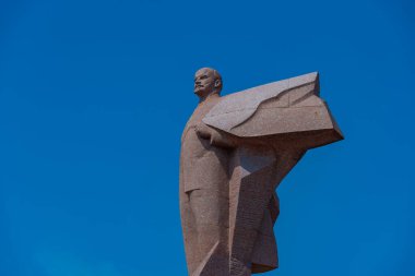 Tiraspol, Moldova 'daki Transnistria Hükümeti önünde Lenin heykeli