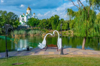 Moldova 'nın Tiraspol kentindeki katedral göleti