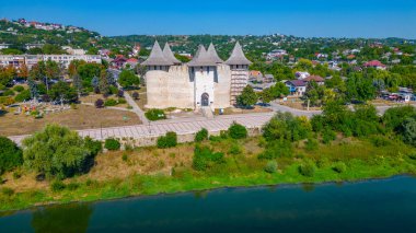 Moldova 'da güneşli bir yaz gününde Soroca kalesi izlendi