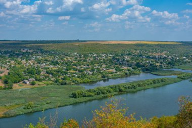 Moldova 'daki Popencu köyünün Panorama manzarası