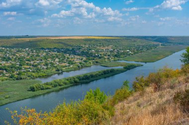 Moldova 'daki Popencu köyünün Panorama manzarası