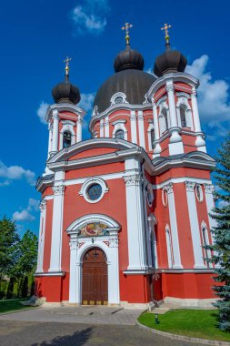 Moldova 'daki Curchi manastırında yaz günü