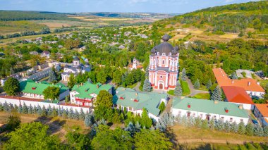 Moldova 'daki Curchi manastırında yaz günü