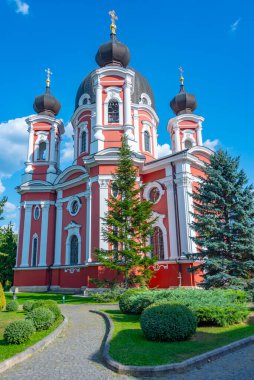 Moldova 'daki Curchi manastırında yaz günü