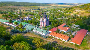 Moldova 'daki Curchi manastırında yaz günü