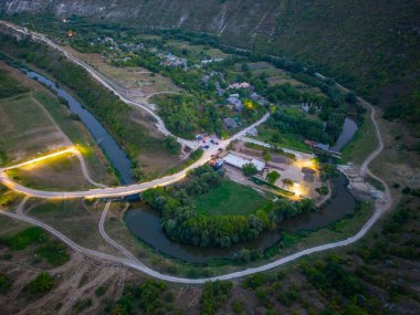 Moldova 'daki Butuceni köyünün gün batımı manzarası