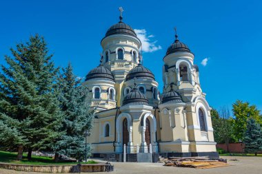 Moldova 'daki Capriana manastırında yaz günü