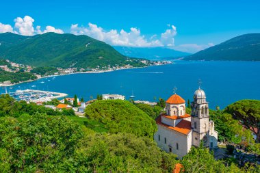 Karadağ 'ın Herceg Novi kenti yakınlarındaki Savina manastırı