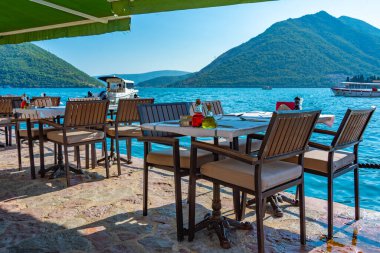 Karadağ 'ın Perast kasabasındaki restoran