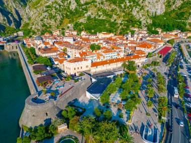 Karadağ 'ın Kotor kentinin hava manzarası